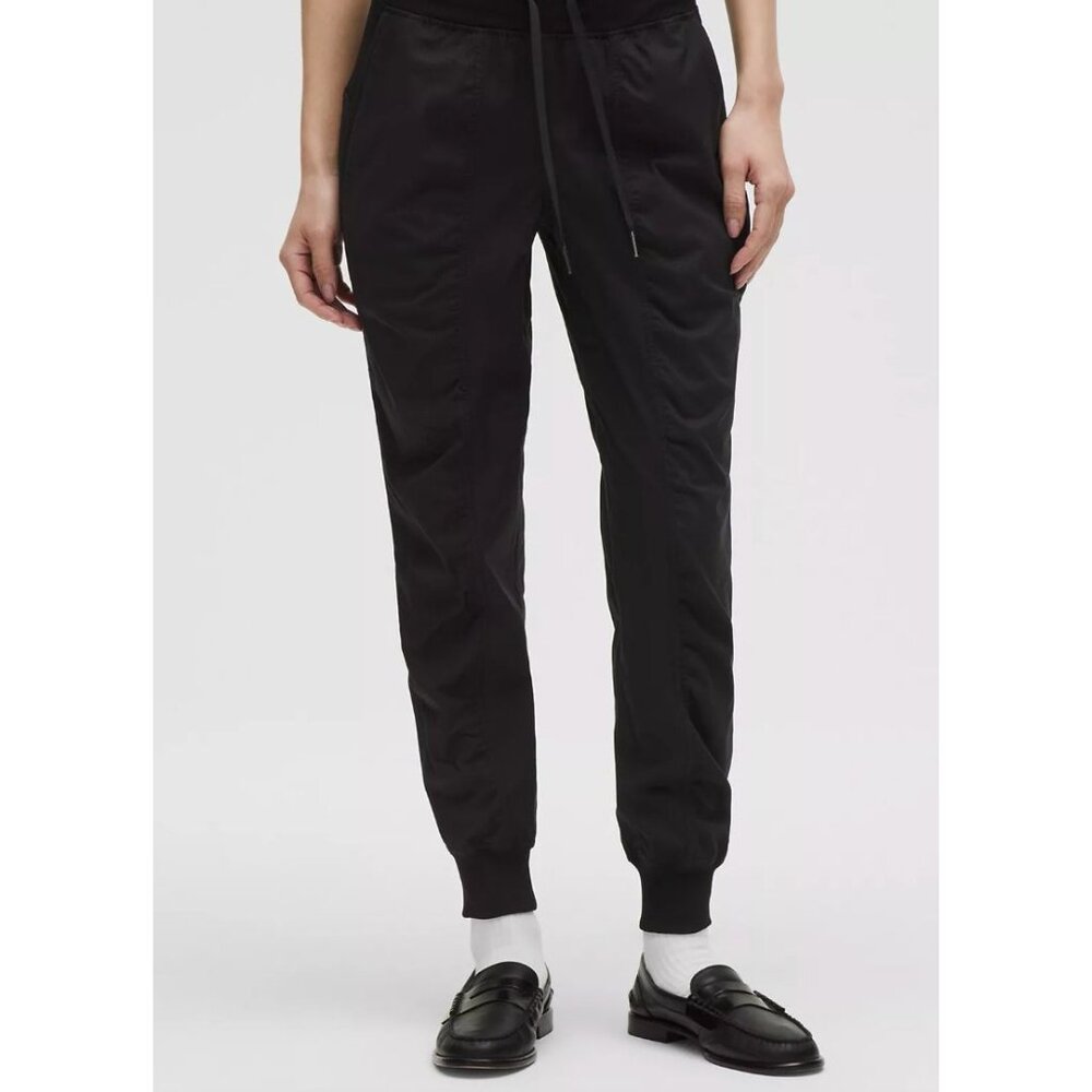 Lulu Lemon Dance Studio  Mid Rise Joggers Pants Full Length | Size 2 | Black